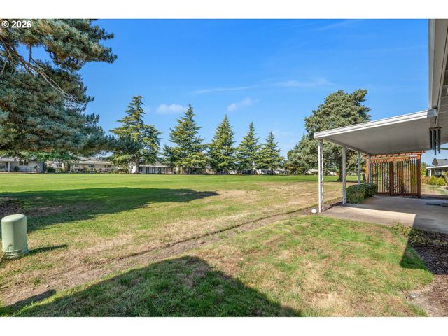 401 S CASCADE Dr, Woodburn, OR 97071