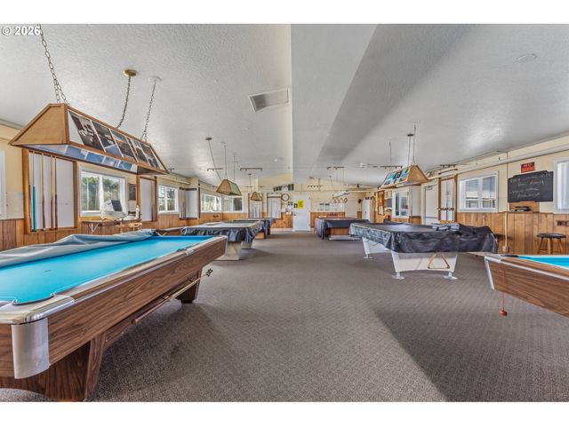 401 S CASCADE Dr, Woodburn, OR 97071