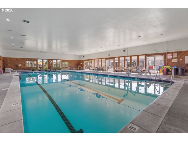401 S CASCADE Dr, Woodburn, OR 97071