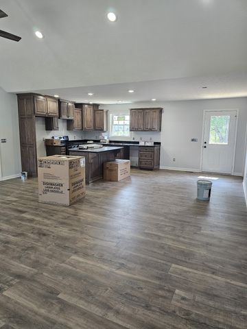 51 Marys Ln, Lafayette, TN 37083