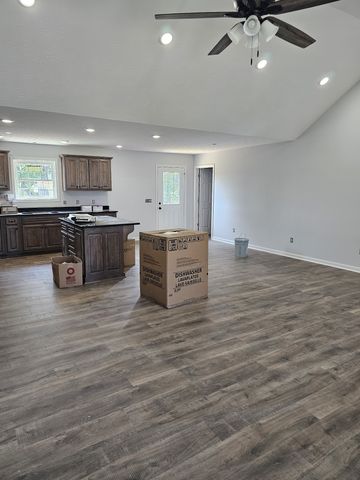 51 Marys Ln, Lafayette, TN 37083