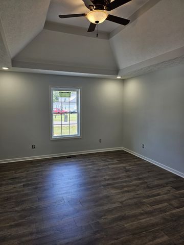 51 Marys Ln, Lafayette, TN 37083