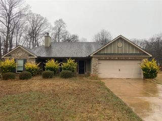 2432 Hollis Road, Statham, GA 30666
