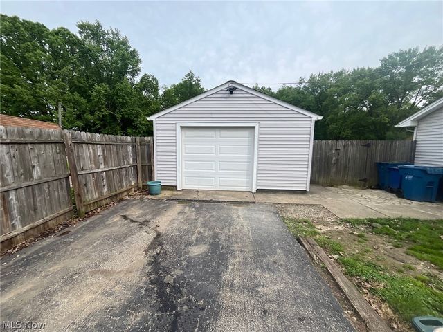 1352 Heaton Boulevard, Niles, OH 44446