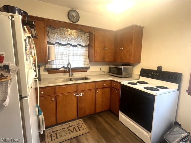 1352 Heaton Boulevard, Niles, OH 44446