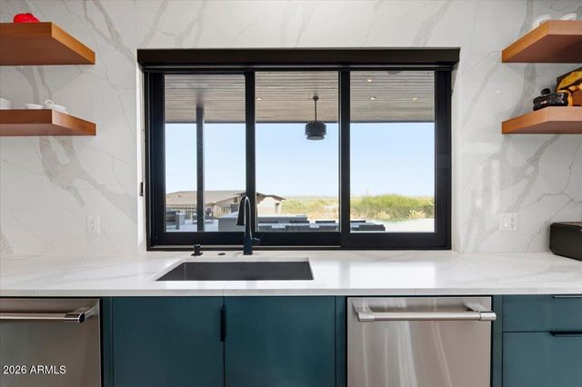5922 E CHENEY Drive, Paradise Valley, AZ 85253