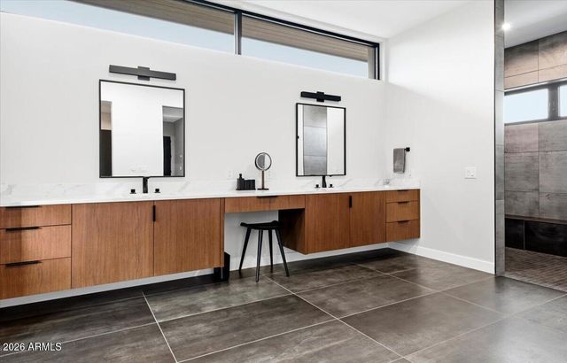 5922 E CHENEY Drive, Paradise Valley, AZ 85253
