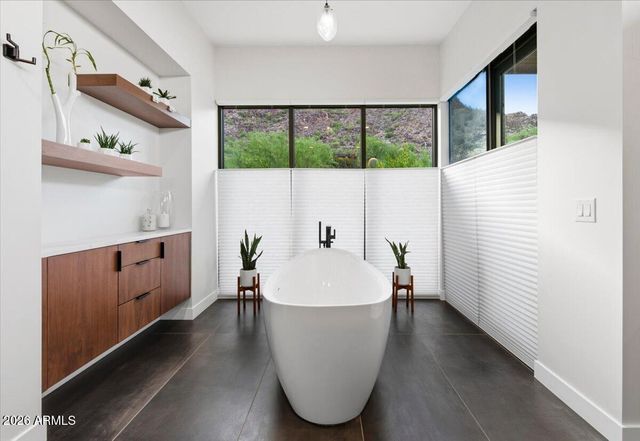 5922 E CHENEY Drive, Paradise Valley, AZ 85253