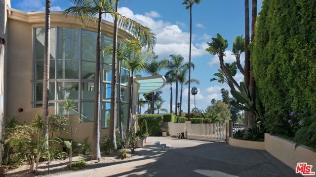 816 Monte Leon Drive, Beverly Hills, CA 90210