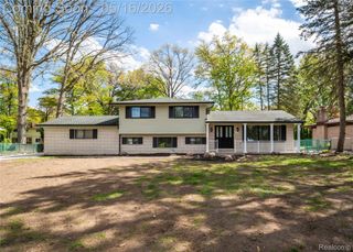 6742 Canterbury Court, Shelby Charter Township, MI 48316