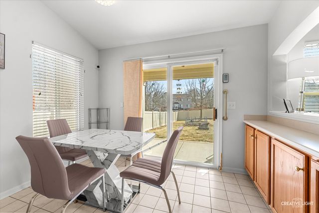 2331 Handley Lane, Aurora, IL 60502