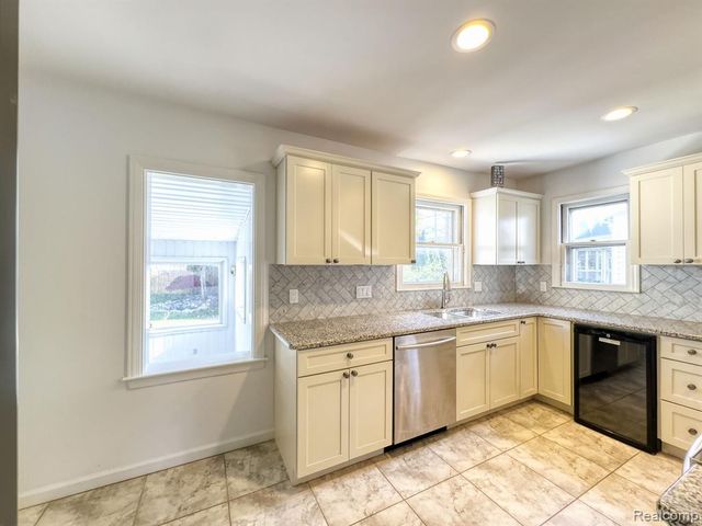 806 N Altadena Avenue, Royal Oak, MI 48067