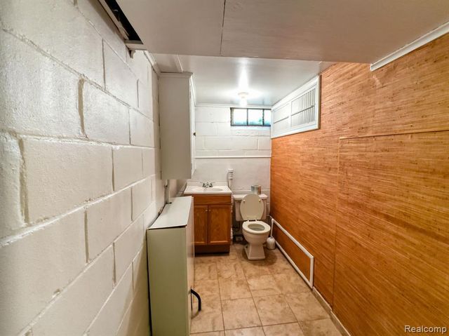 806 N Altadena Avenue, Royal Oak, MI 48067