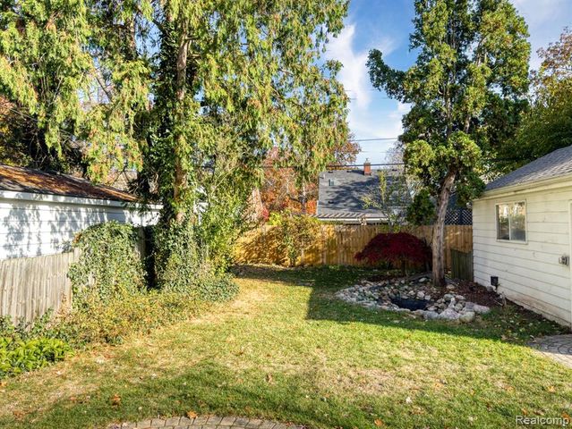 806 N Altadena Avenue, Royal Oak, MI 48067