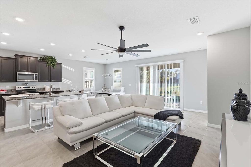 Image 8 of property listing at 5308 GRANITE DUST PLACE, Palmetto, FL 34221