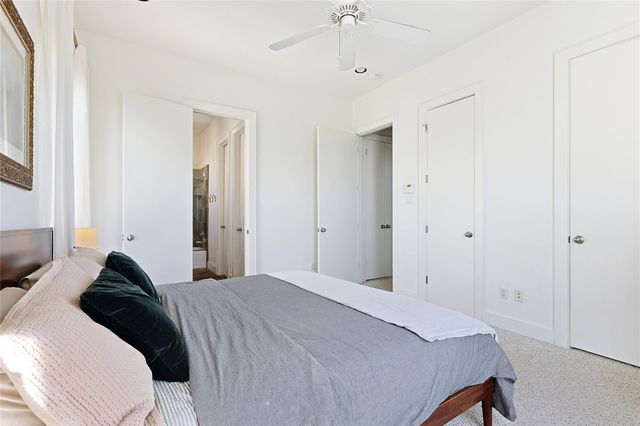 1105 W 21st Street A, Houston, TX 77008