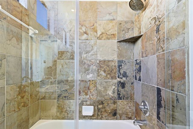 1105 W 21st Street A, Houston, TX 77008