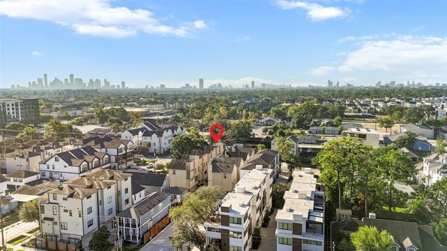 1105 W 21st Street A, Houston, TX 77008