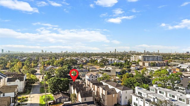 1105 W 21st Street A, Houston, TX 77008