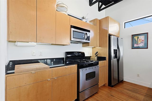 1105 W 21st Street A, Houston, TX 77008