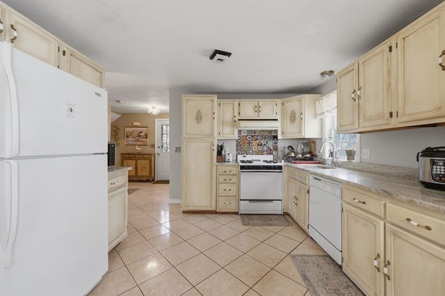 118 Mount Washington Street D, Lowell, MA 01854