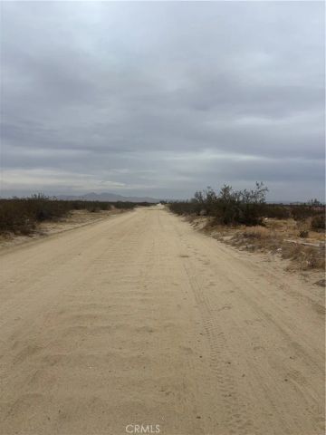 0 VIC AVE R6 225 STE, Palmdale, CA 93591