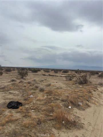 0 VIC AVE R6 225 STE, Palmdale, CA 93591