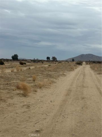 0 VIC AVE R6 225 STE, Palmdale, CA 93591