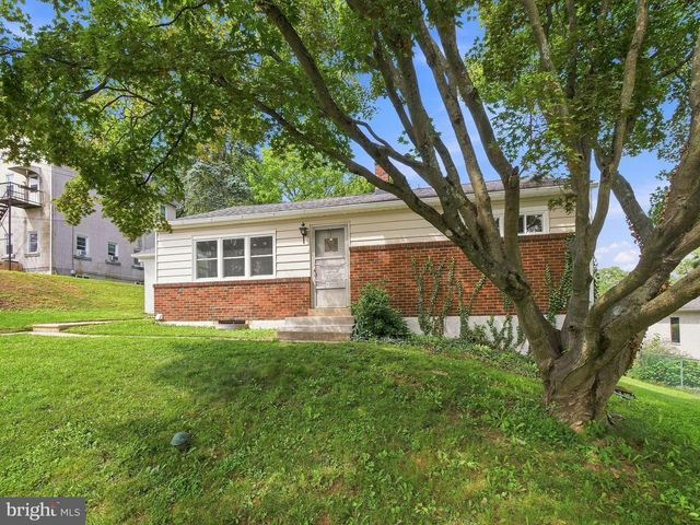 135 PIKELAND AVE, Spring City, PA 19475