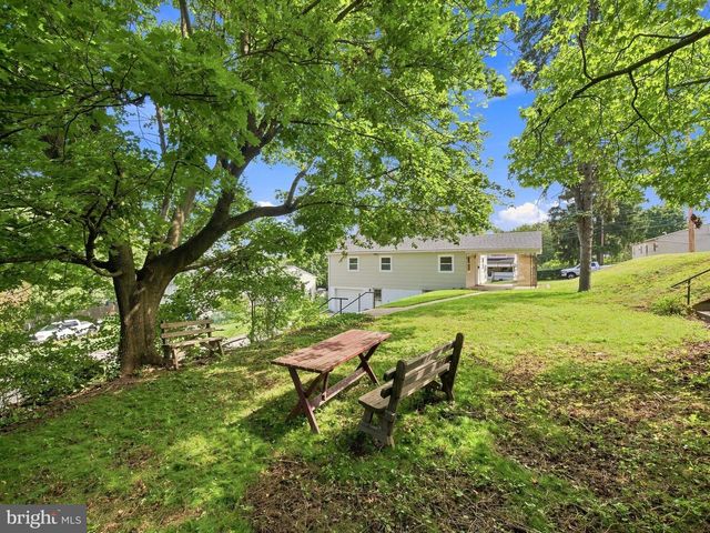 135 PIKELAND AVE, Spring City, PA 19475