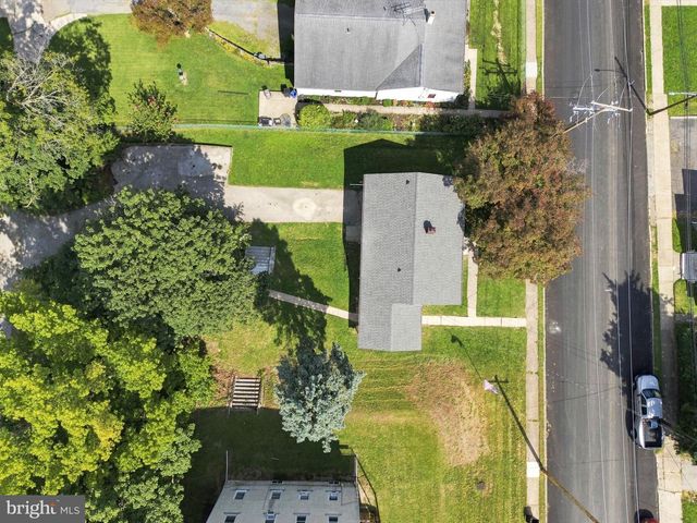 135 PIKELAND AVE, Spring City, PA 19475