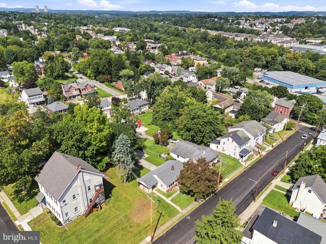 135 PIKELAND AVE, Spring City, PA 19475