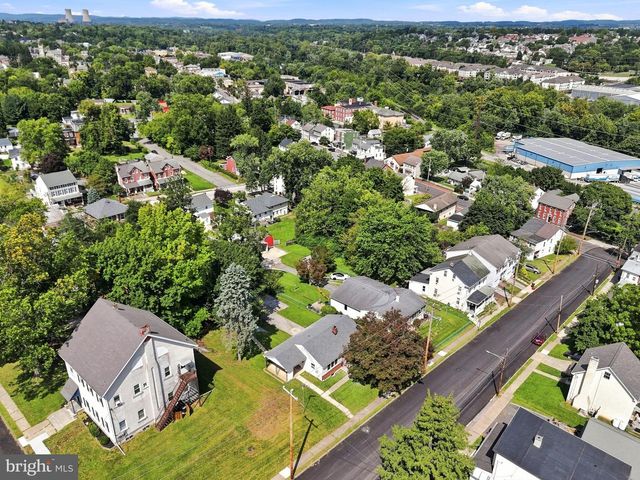 135 PIKELAND AVE, Spring City, PA 19475