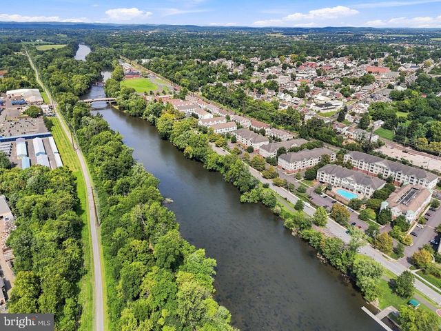 135 PIKELAND AVE, Spring City, PA 19475