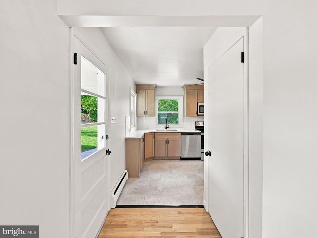135 PIKELAND AVE, Spring City, PA 19475