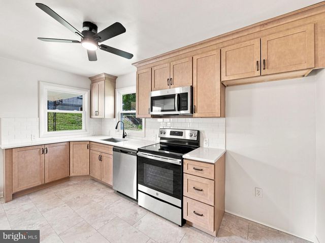 135 PIKELAND AVE, Spring City, PA 19475