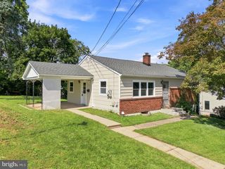 135 PIKELAND AVE, Spring City, PA 19475