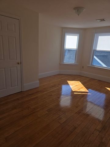 23-25 East Chestnut, Brockton, MA 02301