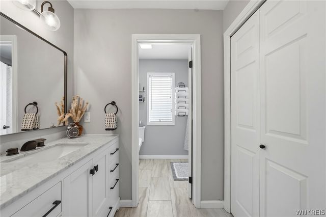 8137 Oak Leaf Lane, Clarence, NY 14221