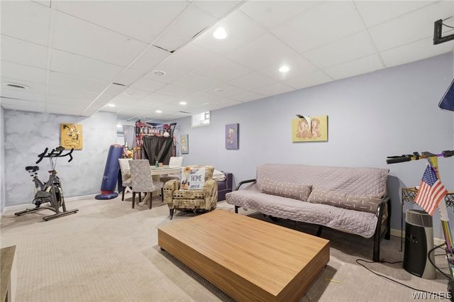 8137 Oak Leaf Lane, Clarence, NY 14221