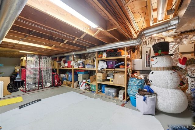 8137 Oak Leaf Lane, Clarence, NY 14221