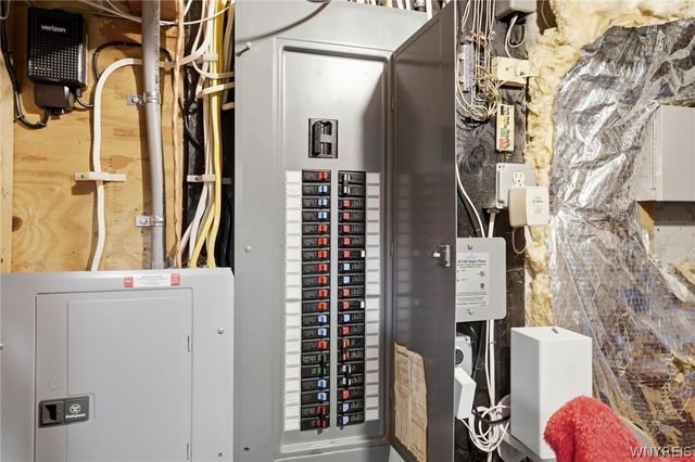 8137 Oak Leaf Lane, Clarence, NY 14221