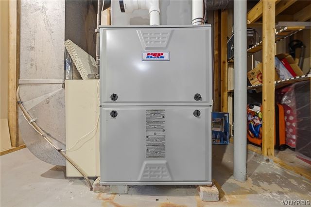 8137 Oak Leaf Lane, Clarence, NY 14221