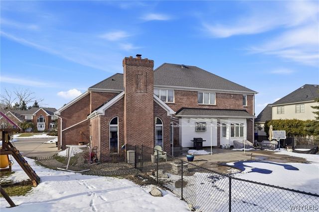 8137 Oak Leaf Lane, Clarence, NY 14221