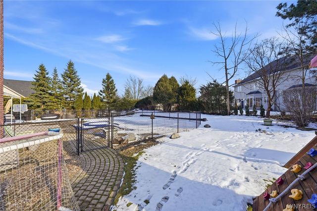 8137 Oak Leaf Lane, Clarence, NY 14221