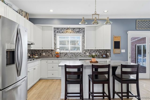 8137 Oak Leaf Lane, Clarence, NY 14221