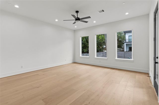 5009 Holt Street, Bellaire, TX 77401