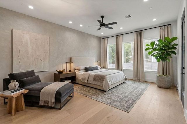 5009 Holt Street, Bellaire, TX 77401