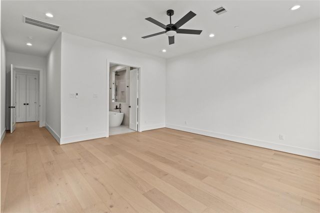 5009 Holt Street, Bellaire, TX 77401