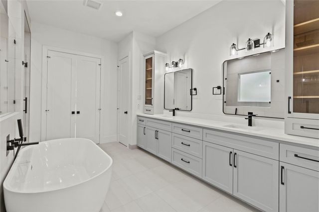 5009 Holt Street, Bellaire, TX 77401